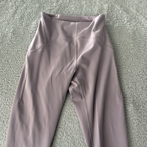 Lululemon Instill High-Rise Tight 25"
Violet Verbena size 4 - Picture 2 of 6